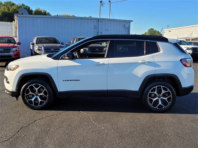 Used 2025 Jeep Compass Limited image 4