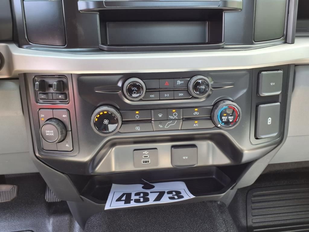 New 2025 Ford F550 4x4 Regular Cab Super Duty w/ XL Chrome Package image 16