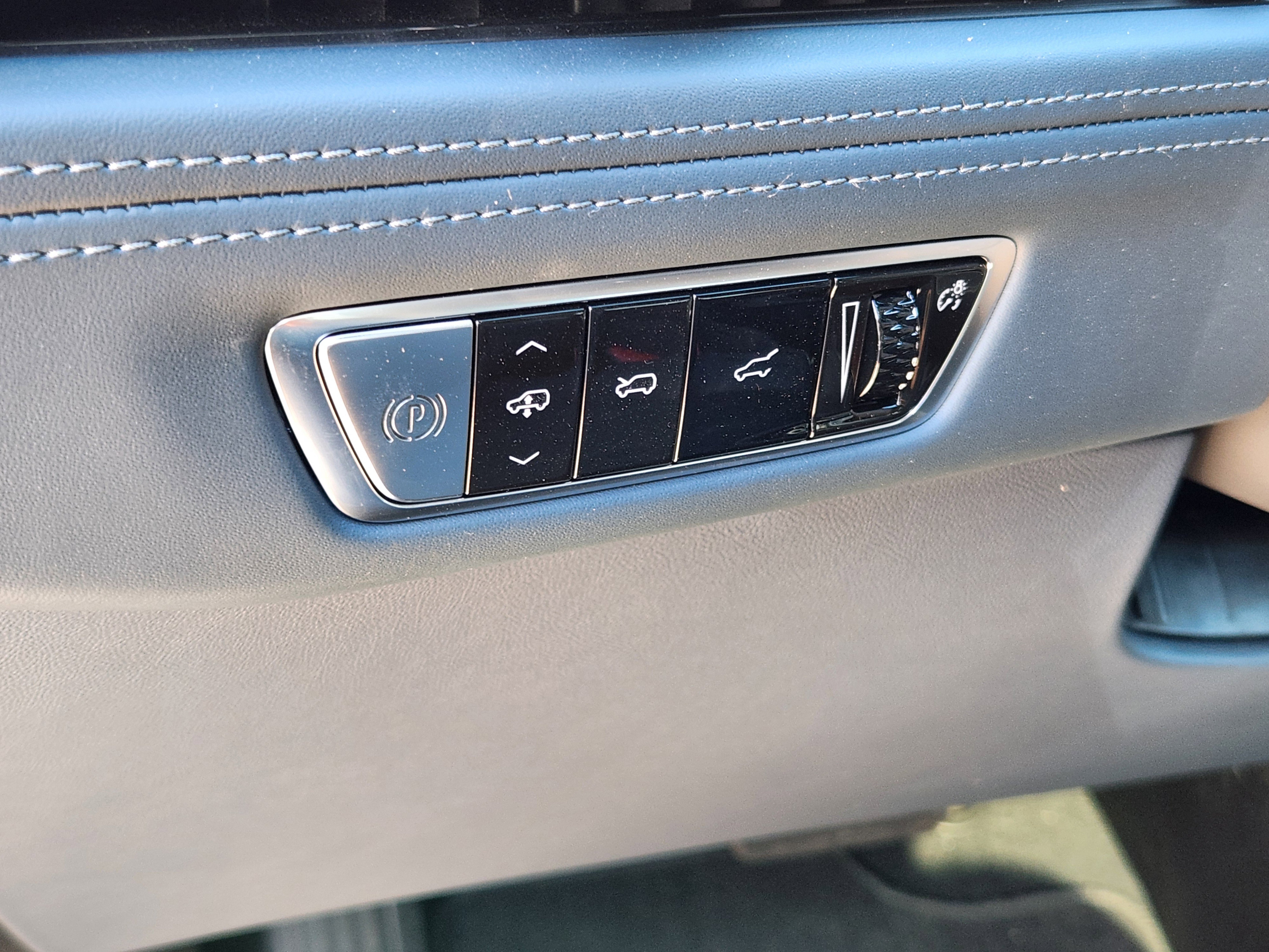 New 2025 Cadillac Escalade IQ Luxury 2 AWD/4WD image 23