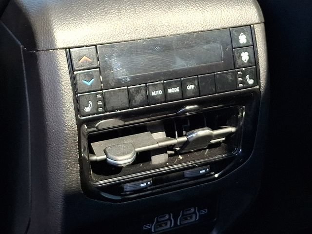 Used 2023 Jeep Grand Cherokee L Limited AWD/4WD image 18