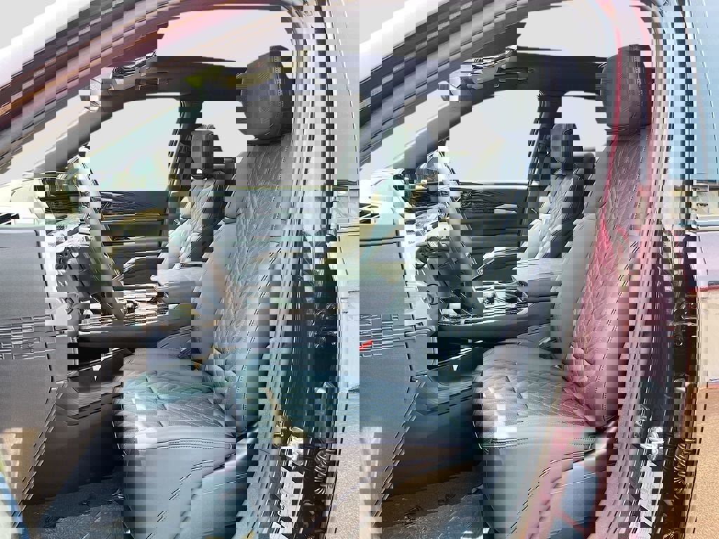 New 2025 Cadillac Escalade IQ Luxury 1 w/ Smart Trailering package AWD/4WD image 22