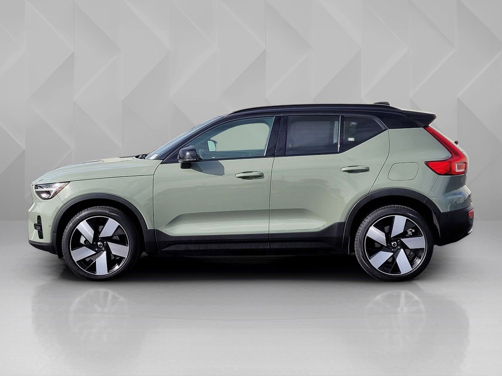 Certified 2023 Volvo XC40 Recharge Ultimate image 7