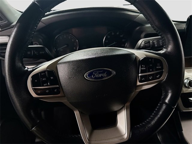 Used 2022 Ford Explorer XLT image 18