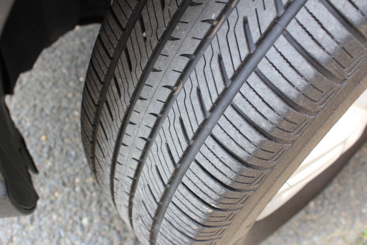 Used 2011 Honda CR-V EX-L image 4