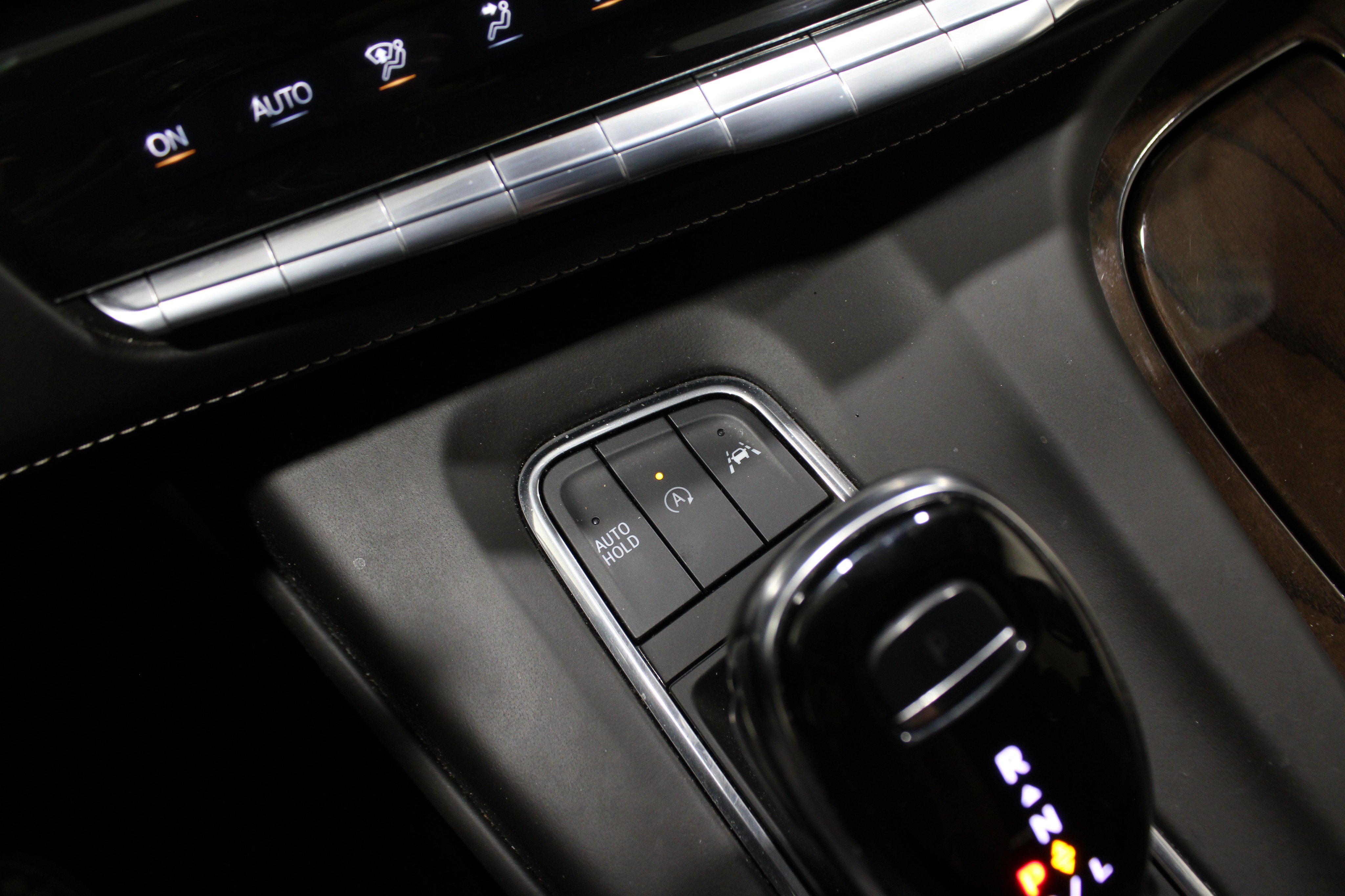 Certified 2024 Cadillac Escalade ESV Sport Platinum image 25