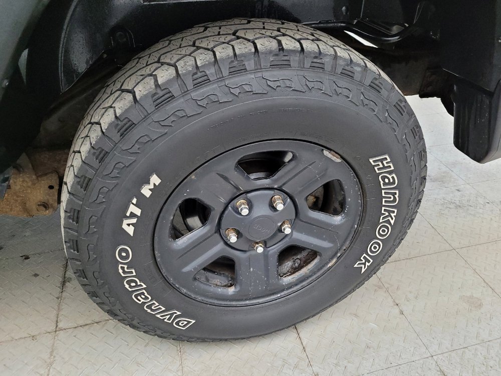 Used 2015 Jeep Wrangler Sport w/ Connectivity Group image 31