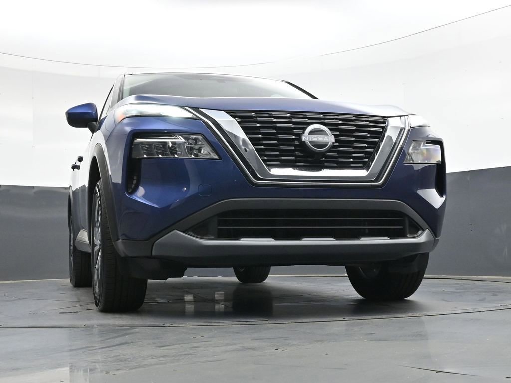 Used 2023 Nissan Rogue SV image 44