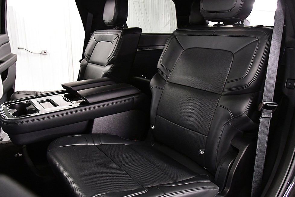 Used 2023 Lincoln Navigator Reserve image 29