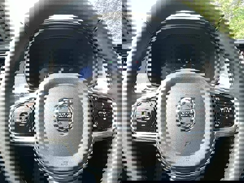 New 2025 Volvo V90 B6 Cross Country Ultra w/ Protection Package Premier image 19