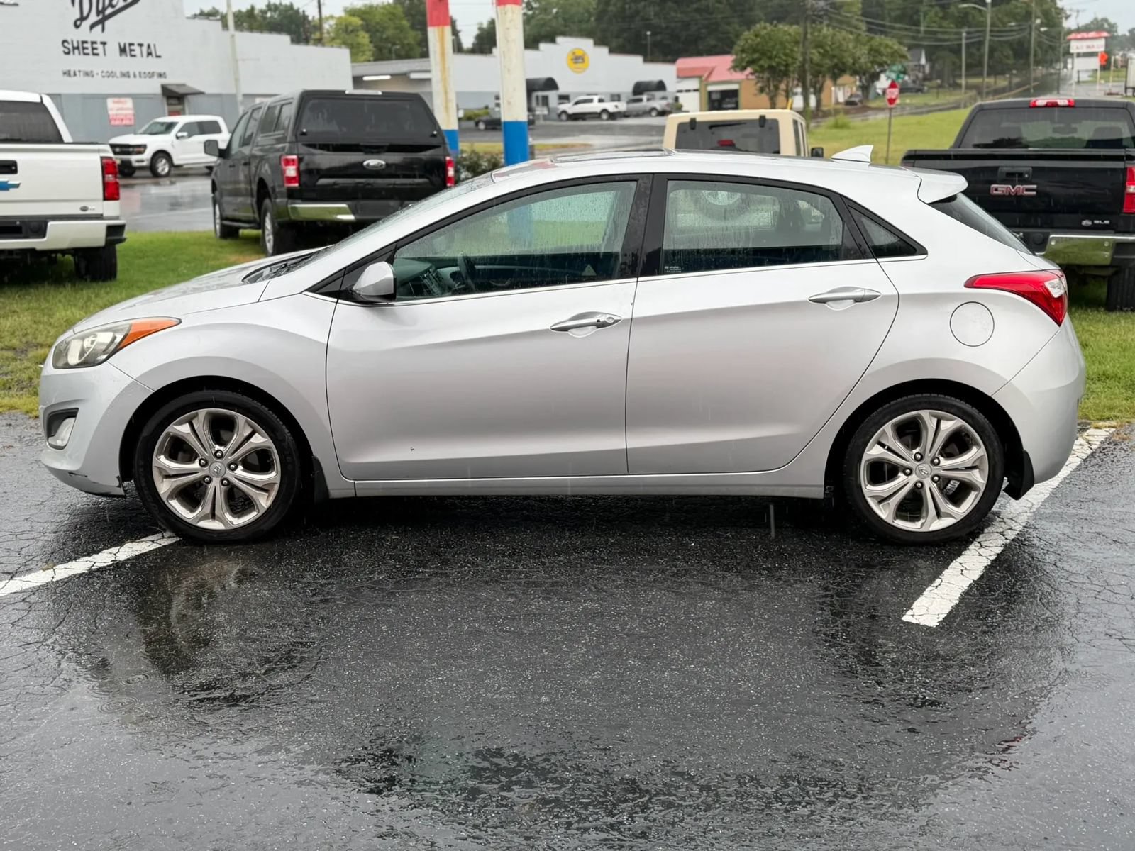 Used 2013 Hyundai Elantra GT w/ Touch & Go Pkg FWD image 8