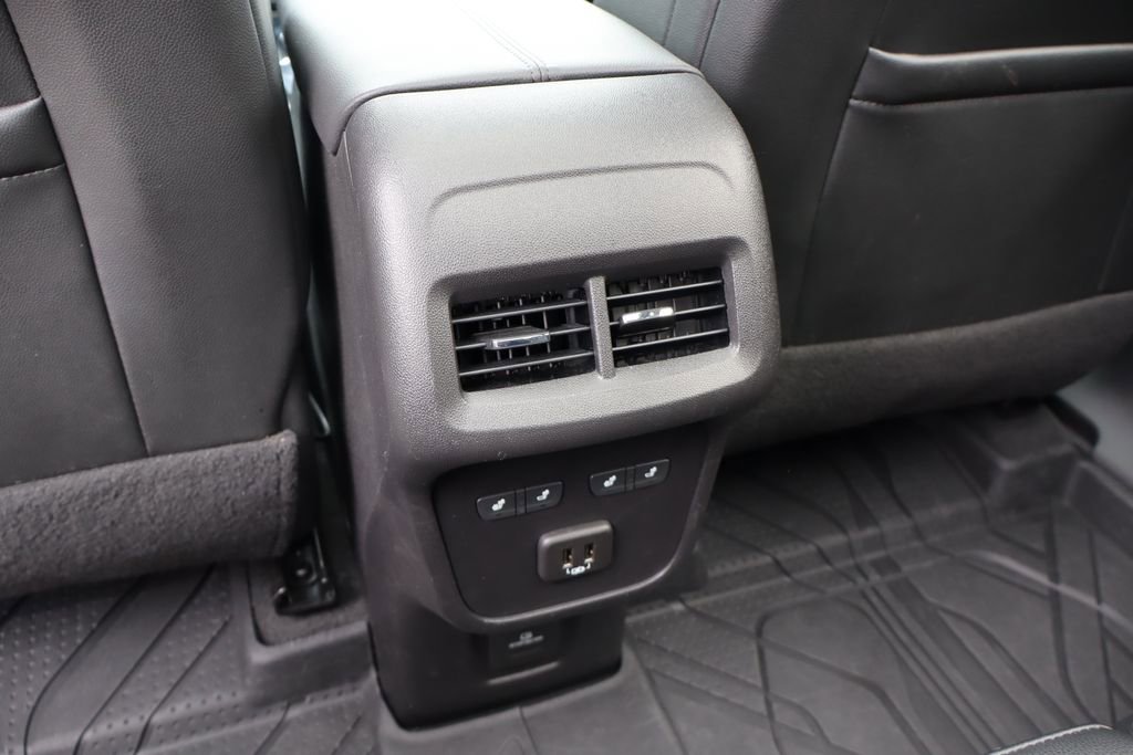 Used 2023 Chevrolet Equinox Premier image 42