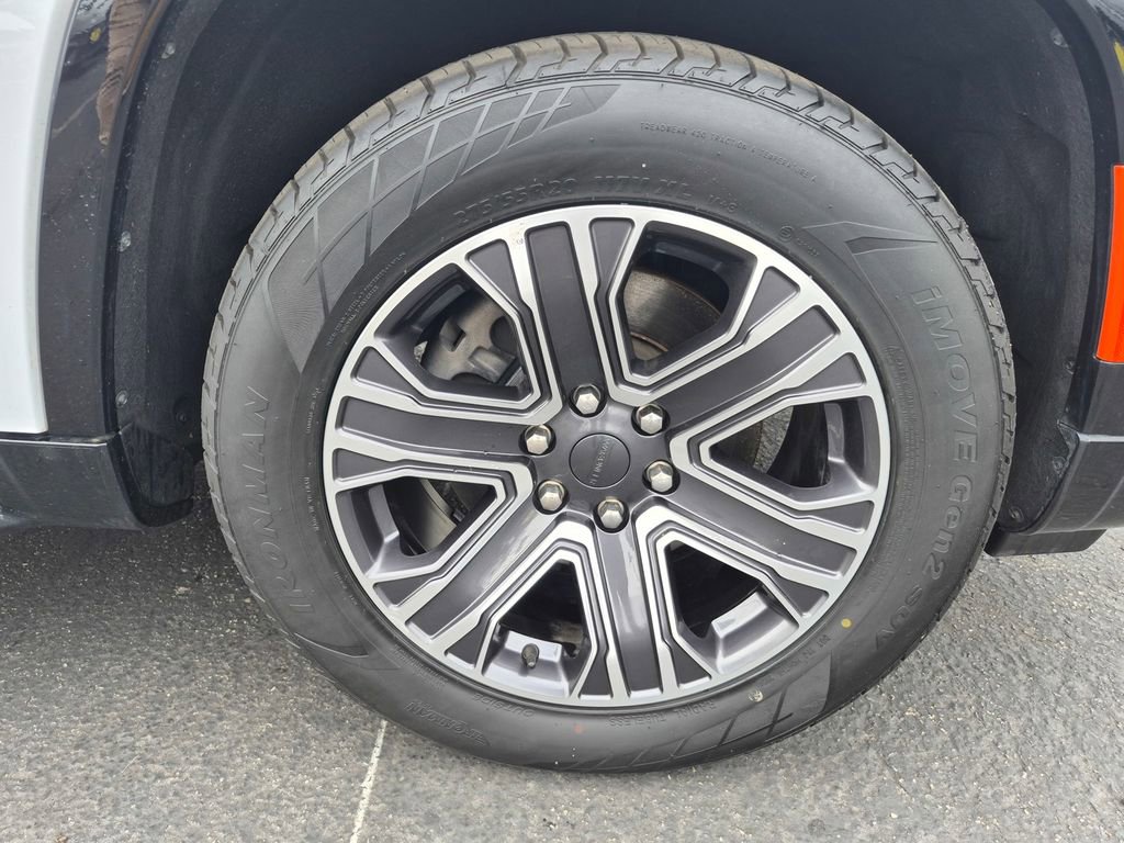 Used 2024 Jeep Wagoneer L Series II image 9