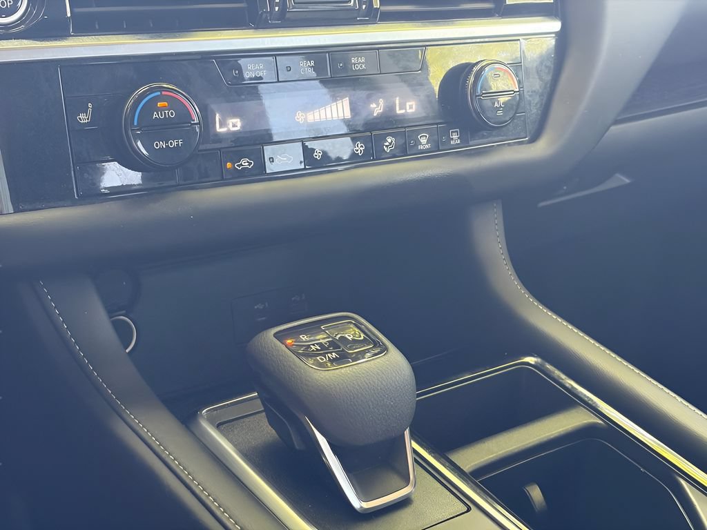 Used 2024 Nissan Pathfinder SV AWD/4WD image 22