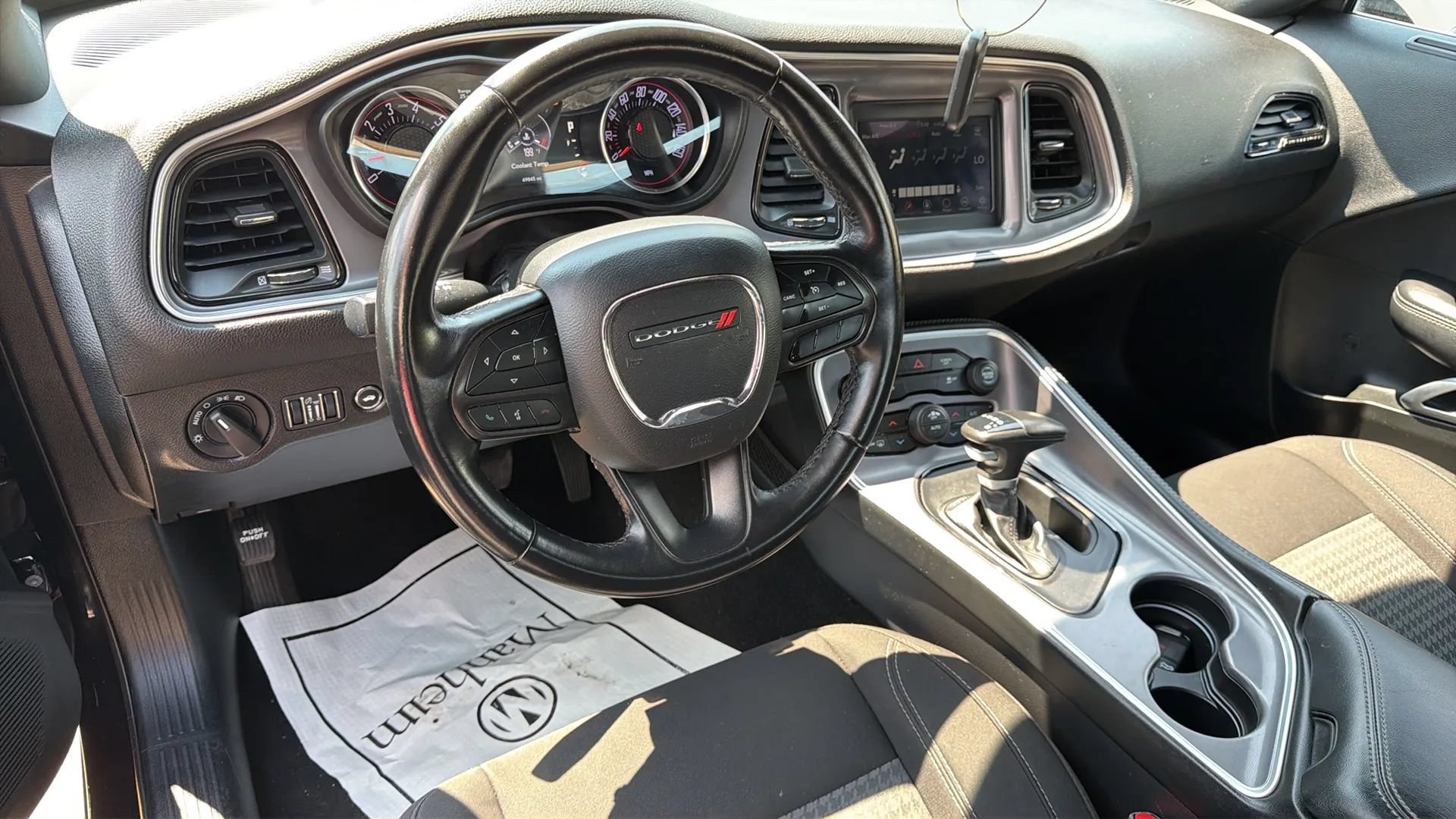Used 2022 Dodge Challenger SXT RWD image 26