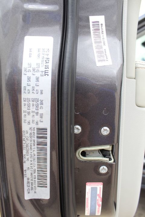 Used 2019 Jeep Cherokee Limited w/ Technology Group image 26