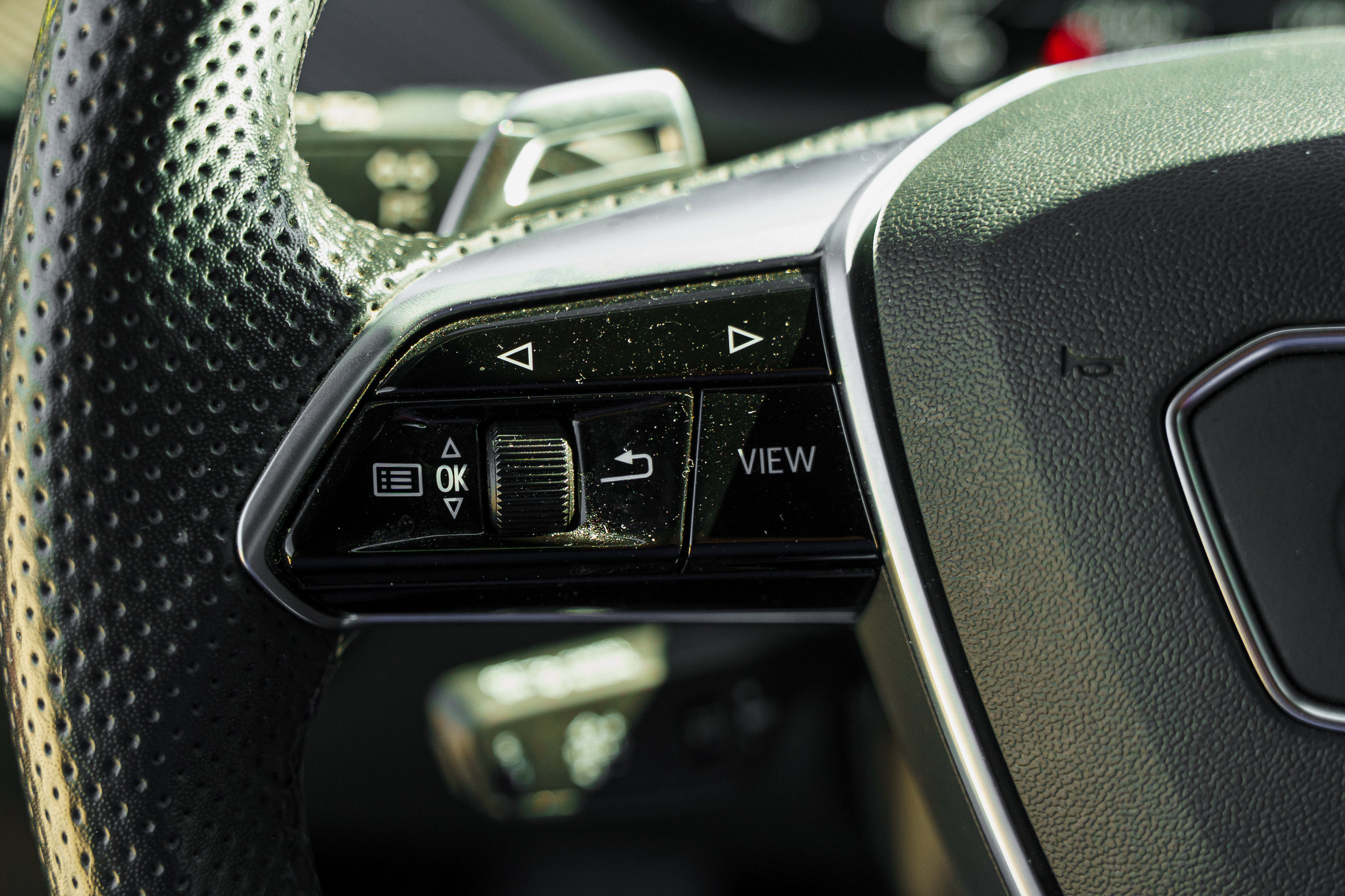 Certified 2023 Audi RS e-tron GT w/ Carbon Performance Package AWD/4WD image 18