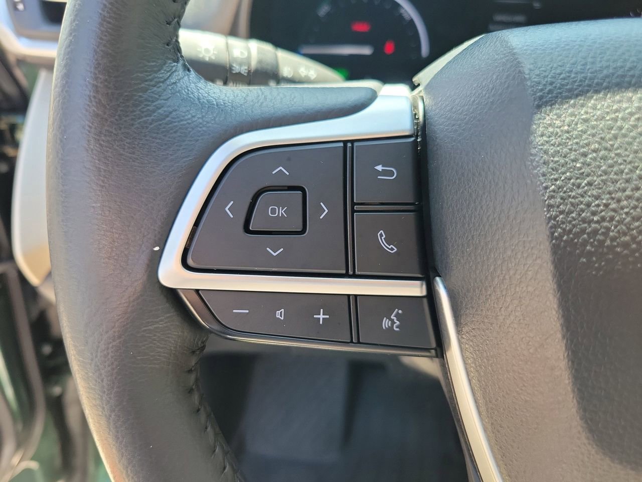 Used 2024 Toyota Sienna XLE AWD/4WD image 22