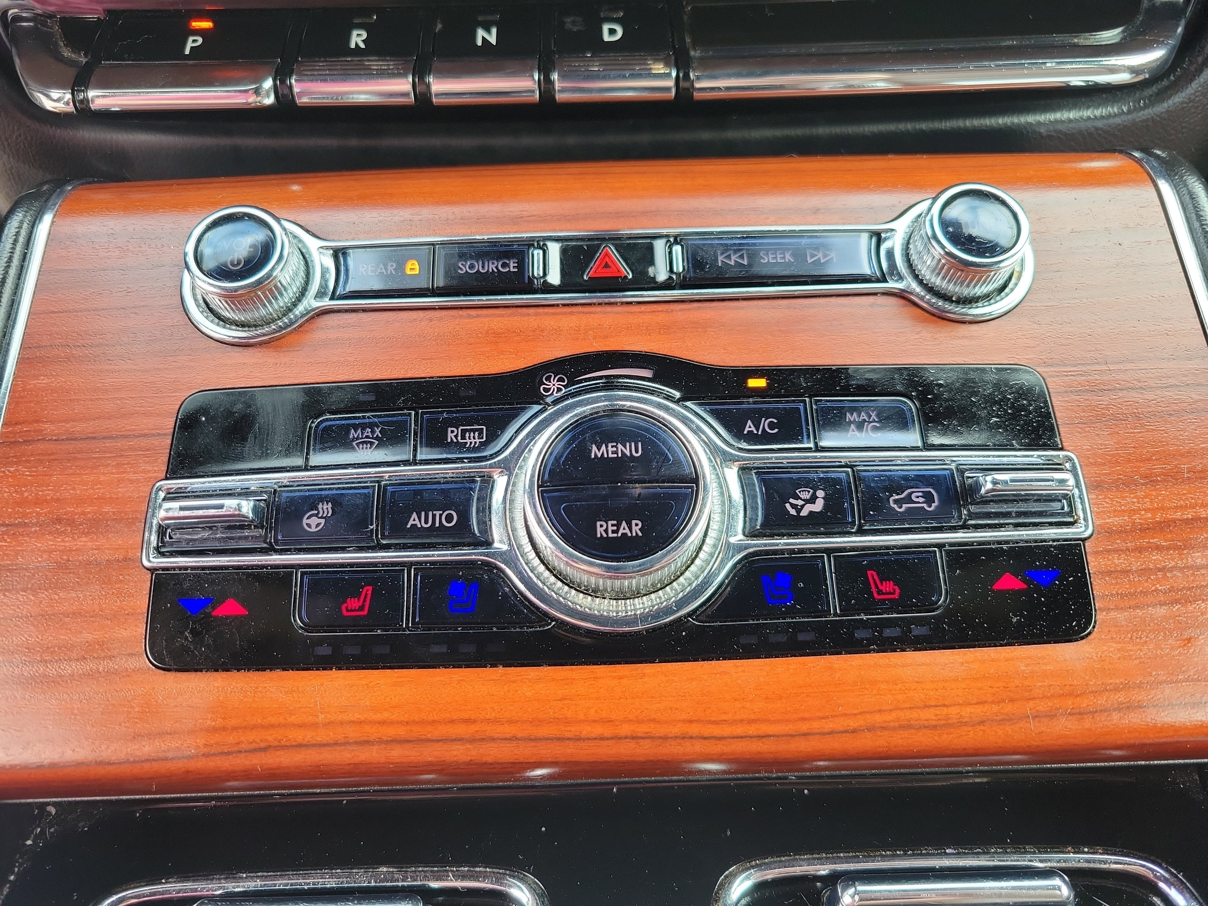 Used 2023 Lincoln Aviator Reserve w/ Equipment Group 201A image 14