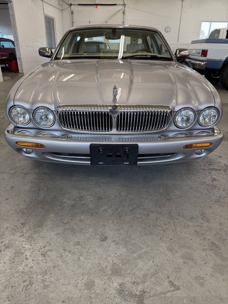 Used 2001 Jaguar XJ Vanden Plas RWD image 3