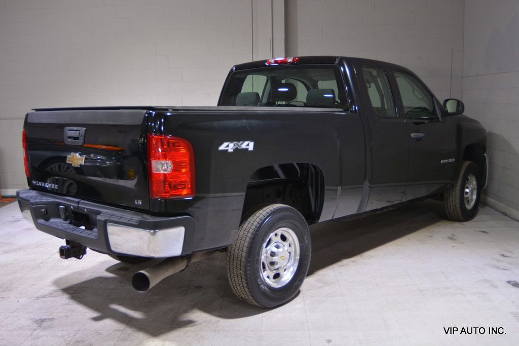 Used 2007 Chevrolet Silverado 2500 W/T w/ LS Package image 4