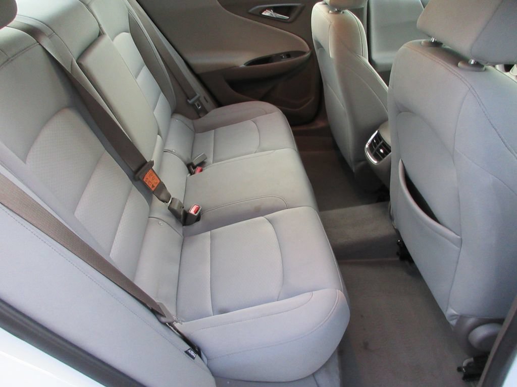 Used 2025 Chevrolet Malibu LT FWD image 17