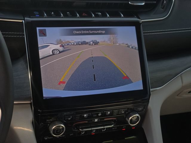 Used 2022 Jeep Grand Cherokee Overland w/ Luxury Tech Group IV image 22