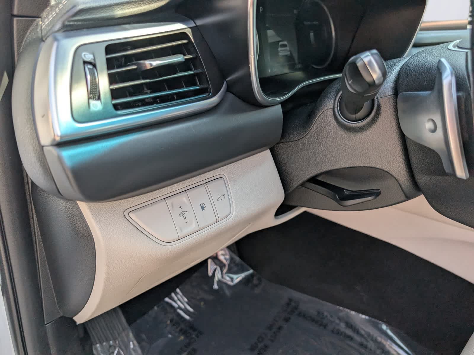 Used 2023 Genesis G70 2.0T AWD/4WD image 21