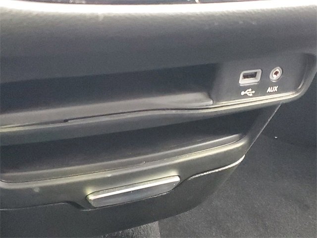 Certified 2020 Chrysler Pacifica Touring-L image 28