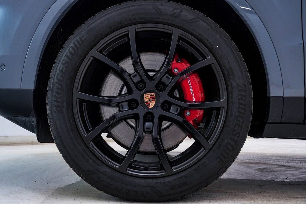New 2026 Porsche Cayenne S image 13