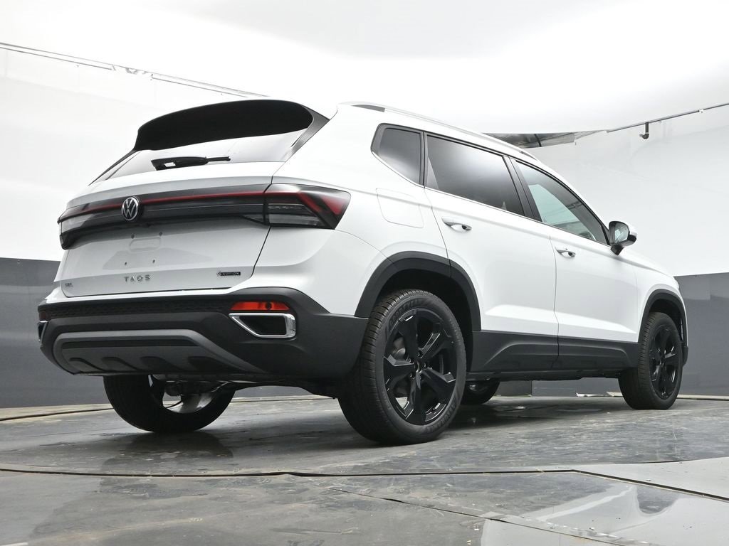 Used 2025 Volkswagen Taos SEL image 38