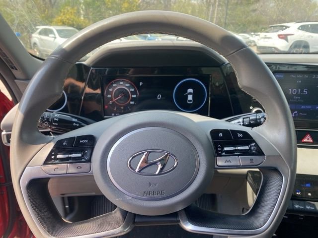 Used 2022 Hyundai Elantra SEL w/ Convenience Package FWD image 24