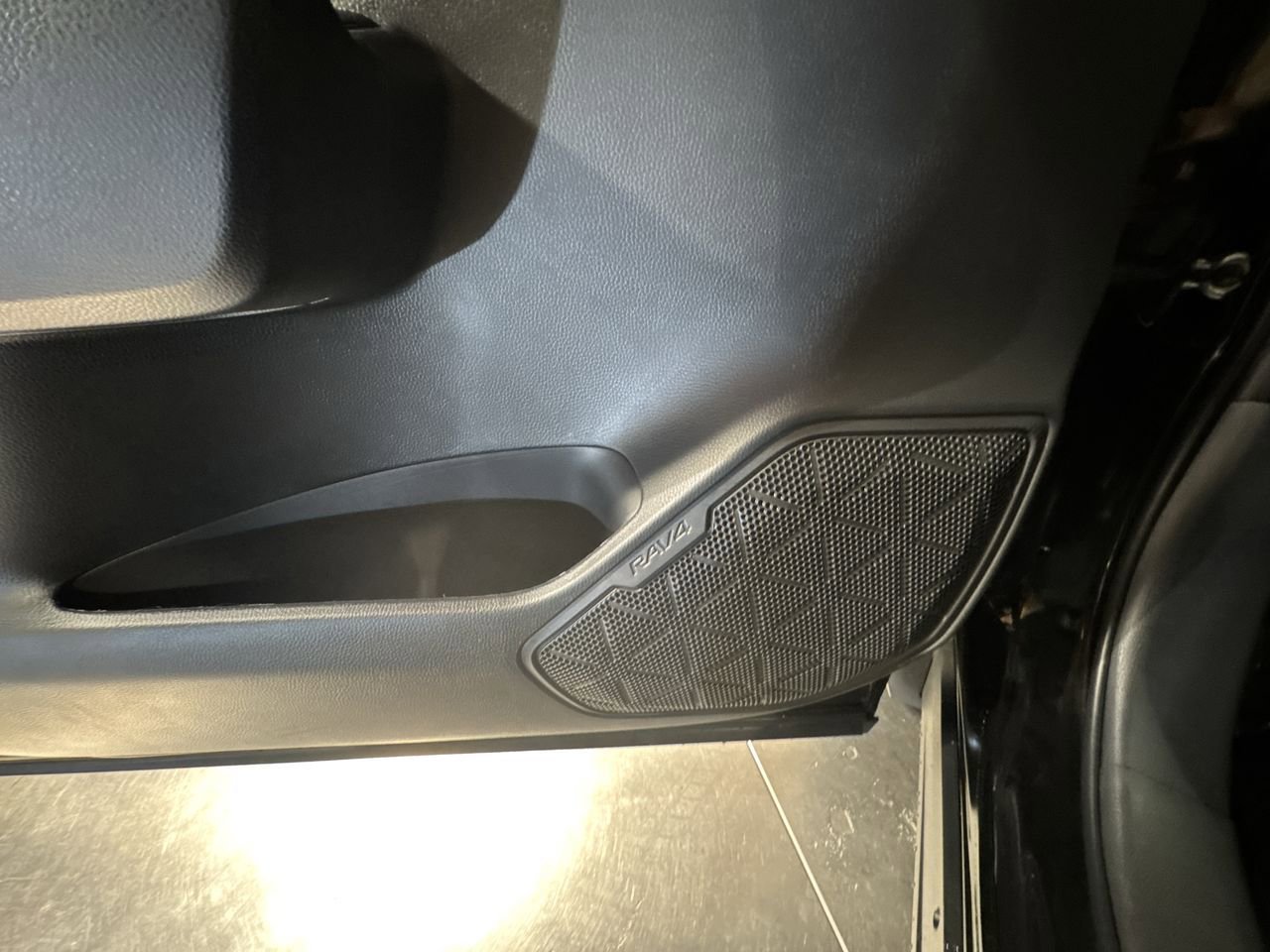 Used 2025 Toyota RAV4 XLE Premium image 20