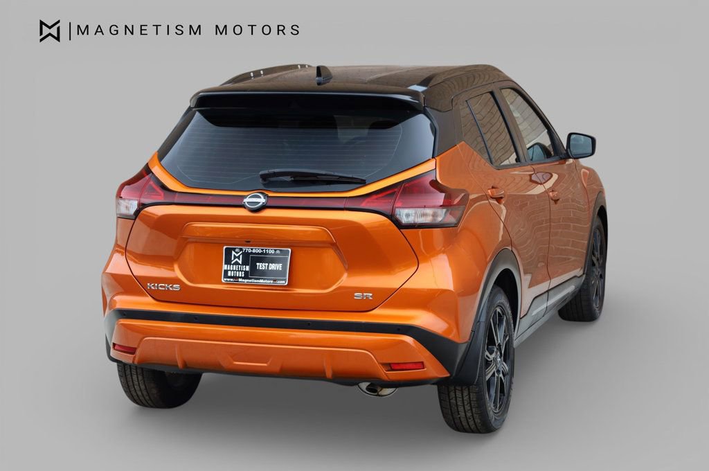Used 2023 Nissan Kicks SR image 9