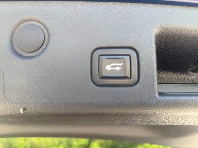 Used 2022 Chevrolet Equinox RS w/ Infotainment Package AWD/4WD image 6