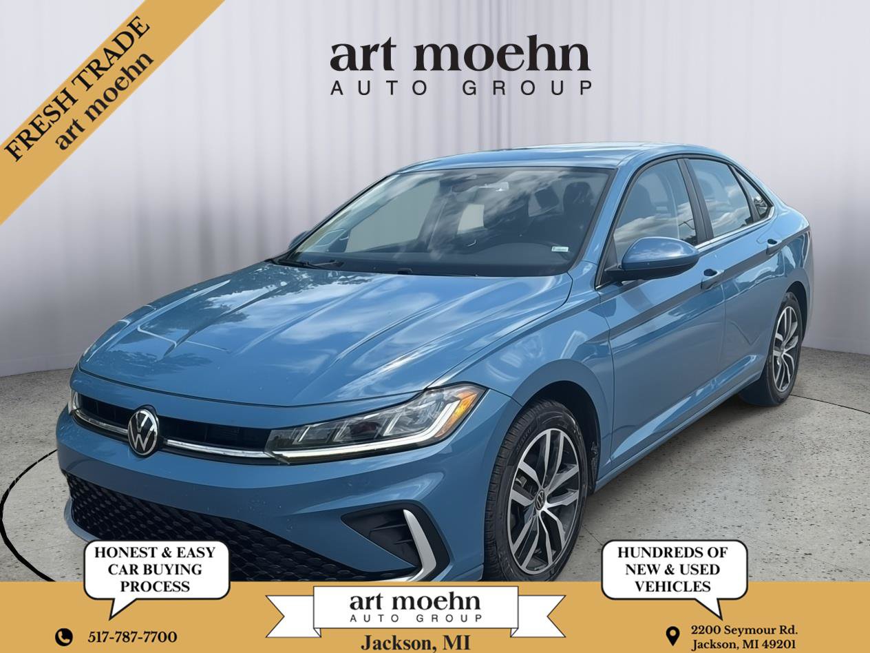 Used 2025 Volkswagen Jetta SE FWD image 1