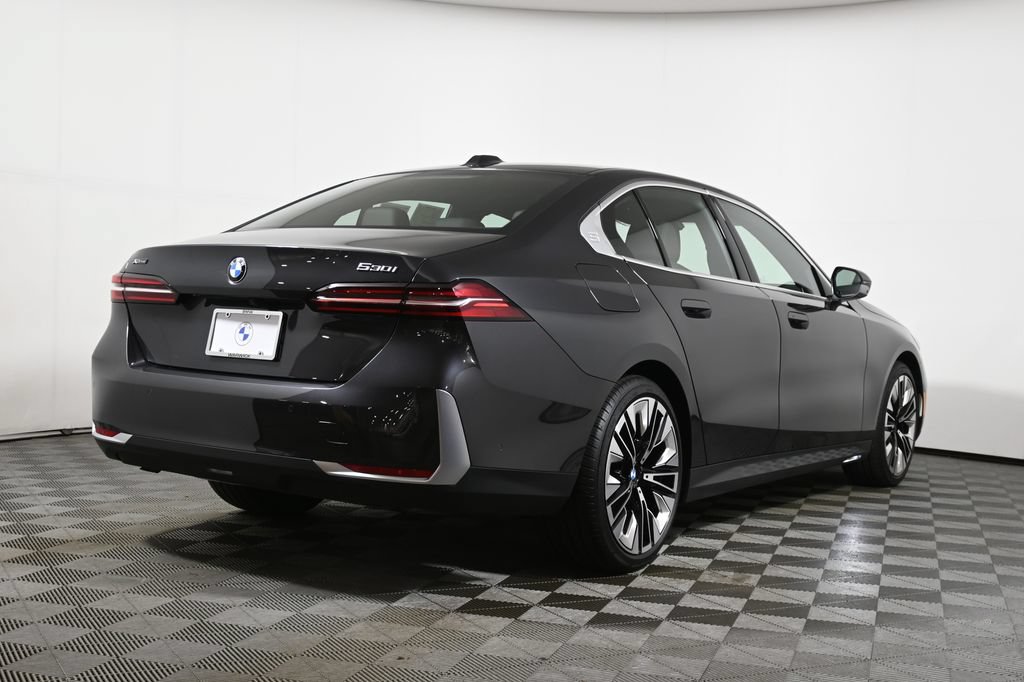 Certified 2026 BMW 530i xDrive AWD/4WD image 7