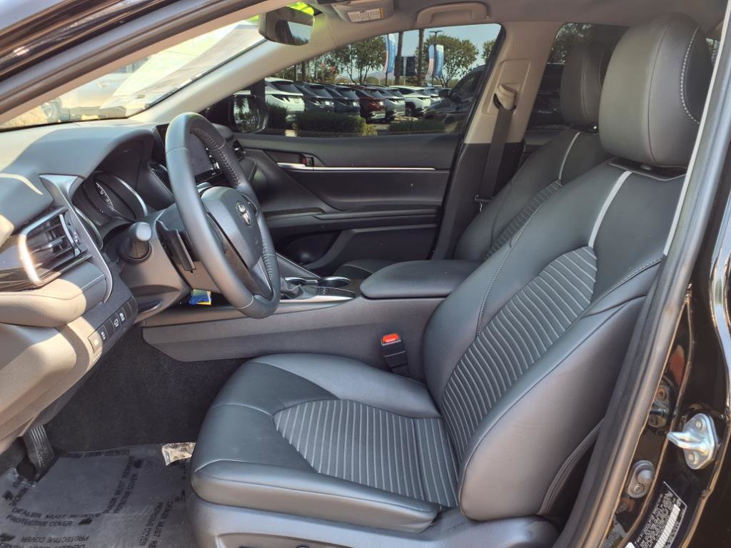 Used 2023 Toyota Camry SE image 19