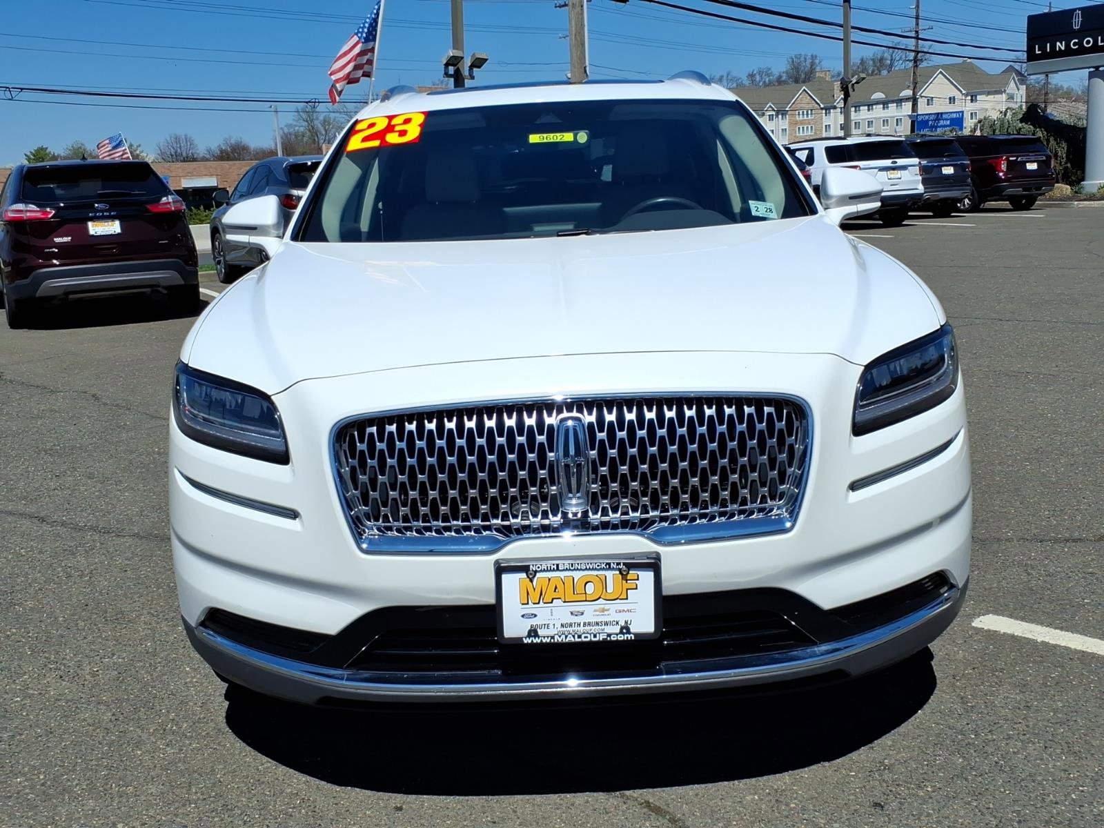 Used 2023 Lincoln Nautilus Reserve AWD/4WD image 2