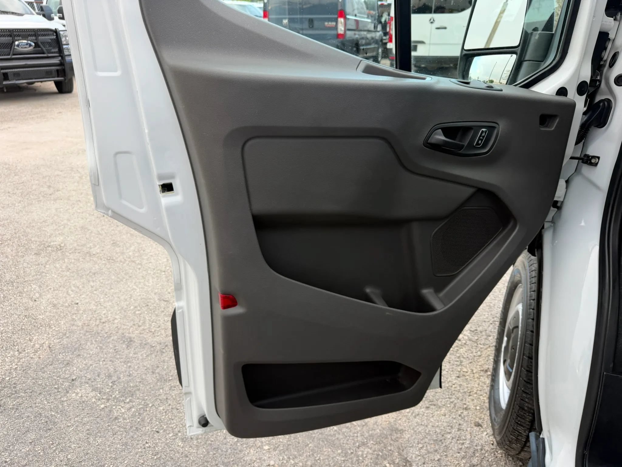 Used 2025 Ford Transit 250 148 High Roof Extended RWD image 11
