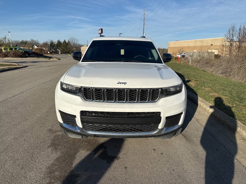 Used 2023 Jeep Grand Cherokee L Laredo image 2