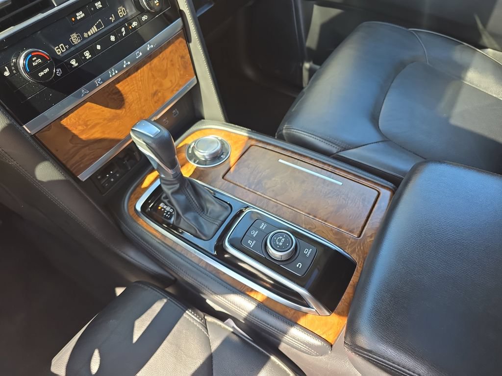 Used 2024 Nissan Armada SL w/ Captain's Chairs Package AWD/4WD image 27