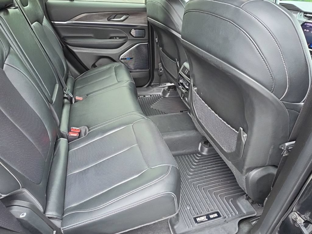 Used 2022 Jeep Grand Cherokee Overland AWD/4WD image 21