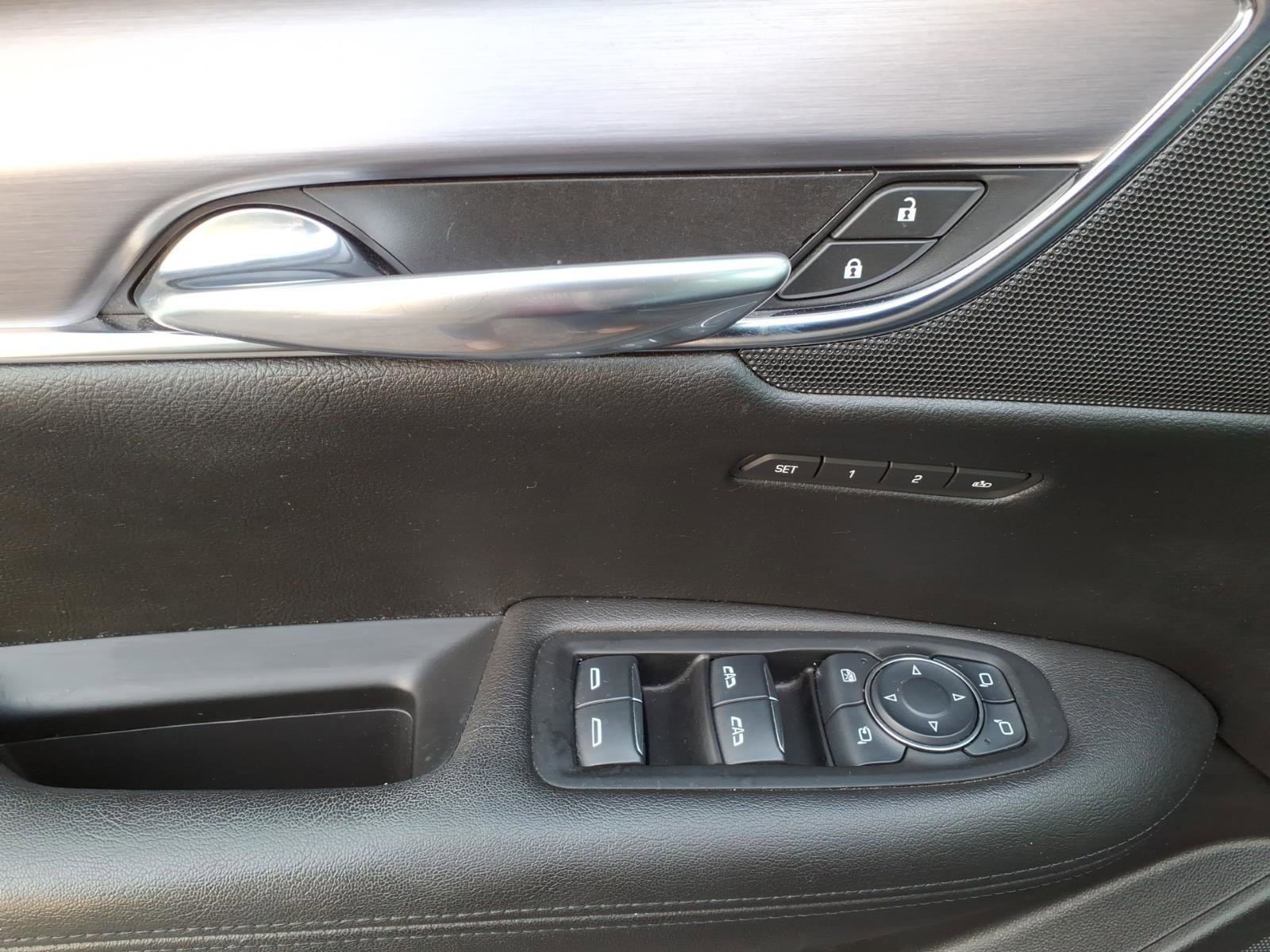 Used 2017 Cadillac XT5 Luxury w/ Driver Awareness Package image 11