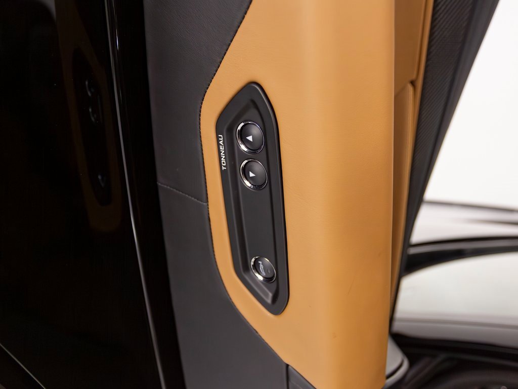 Used 2024 McLaren 750S Spider image 12
