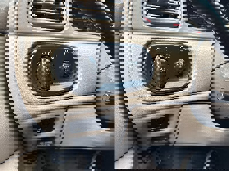 Used 2003 Ford Taurus SE image 33