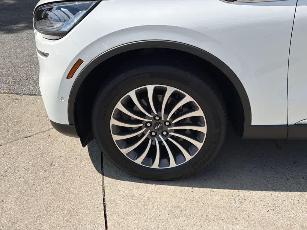 Used 2024 Lincoln Aviator Reserve w/ Equipment Group 201A AWD/4WD image 9