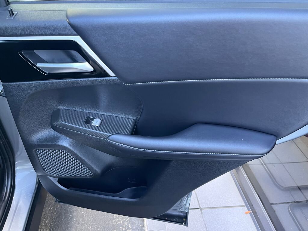 Used 2024 Mitsubishi Outlander SE image 27