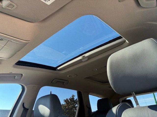 Used 2020 Buick Enclave Premium w/ Sun and Sites Package image 17