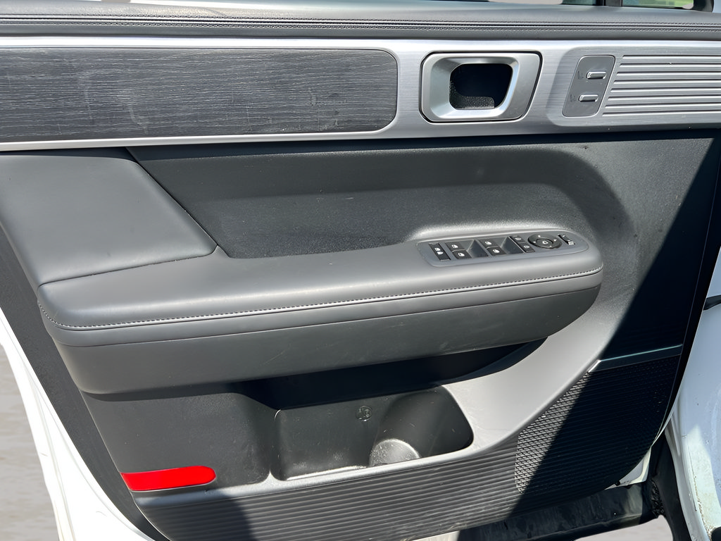 Used 2024 Hyundai Santa Fe Limited AWD/4WD image 13
