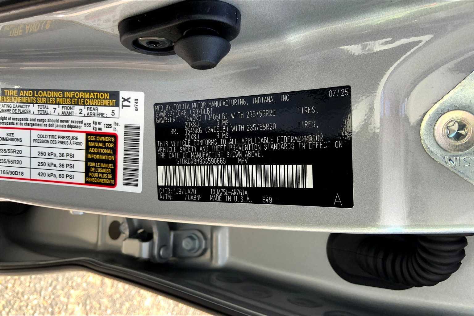 Used 2025 Toyota Highlander Platinum image 28